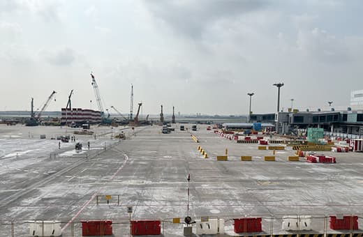 港湾施設や空港インフラの保守・新設